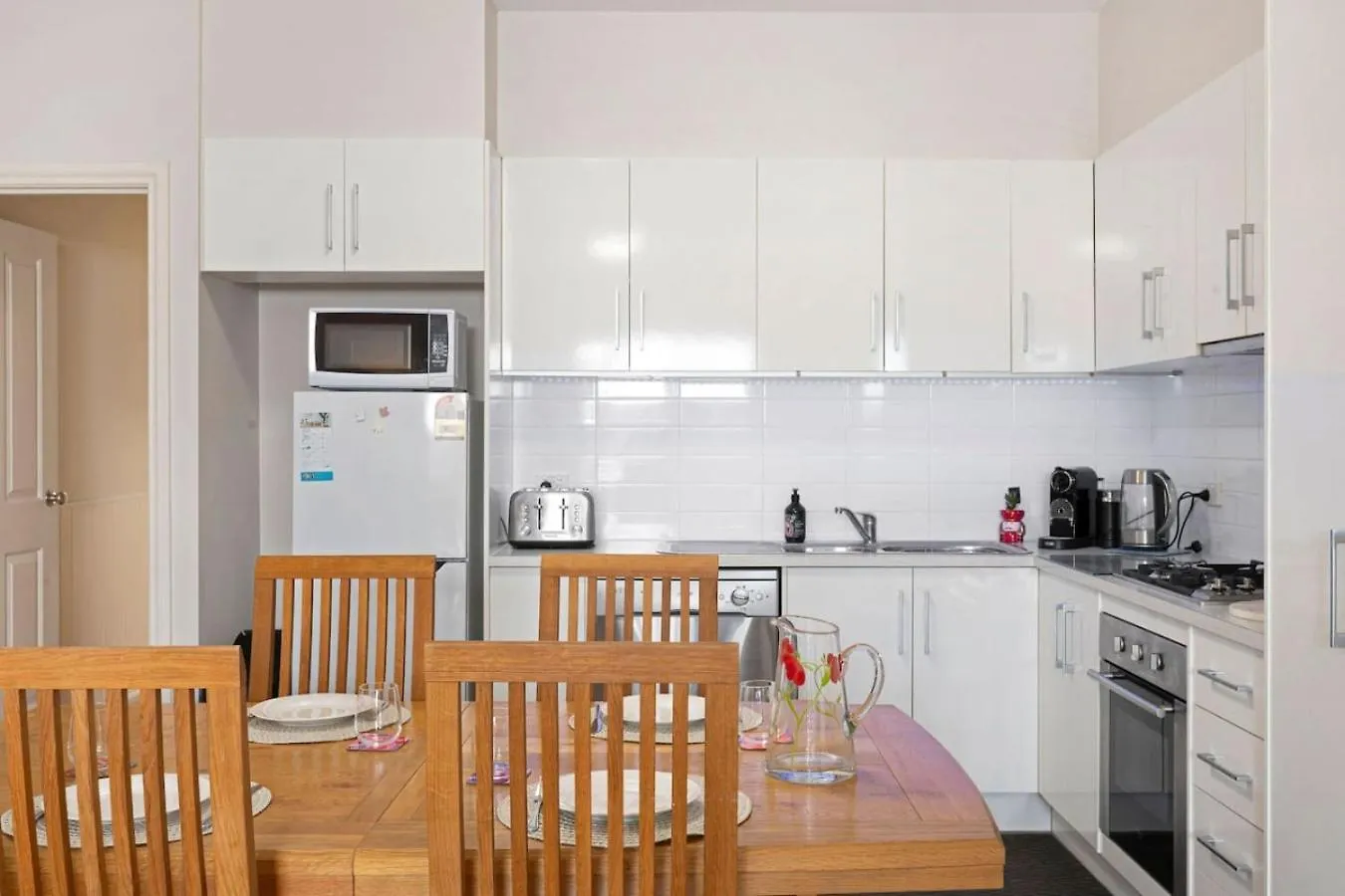 Pebbles - 3 Bedroom In Bowden Adelaide 0*,